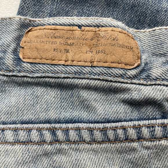 Abercrombie & Fitch Distressed Jeans Size 8R - Picture 5 of 11